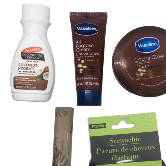 Cozy Socks & Hair Accessory Gift Set Vaseline Intensive Care Cocoa Glow w/Fuzzy - Picture 5 of 15
